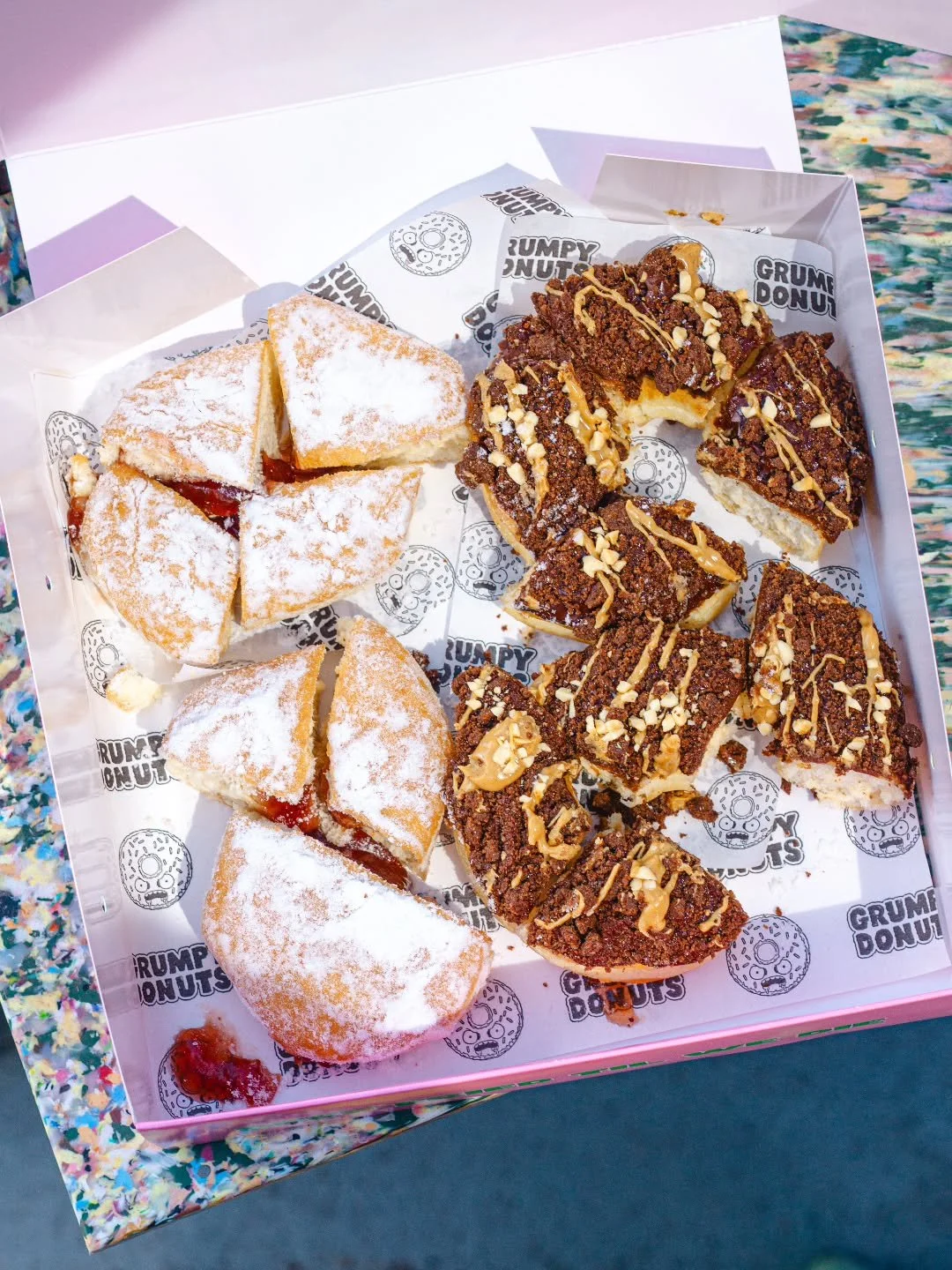 Life hack: cut up your donuts so it feels like you're still sharing... even though we both know you're eating the whole thing yourself. Its ok babe, you deserve it <3
๐St. Peters 8am-2pm
๐Camperdown 8am-4pm
Or grab cheaper delivery through our