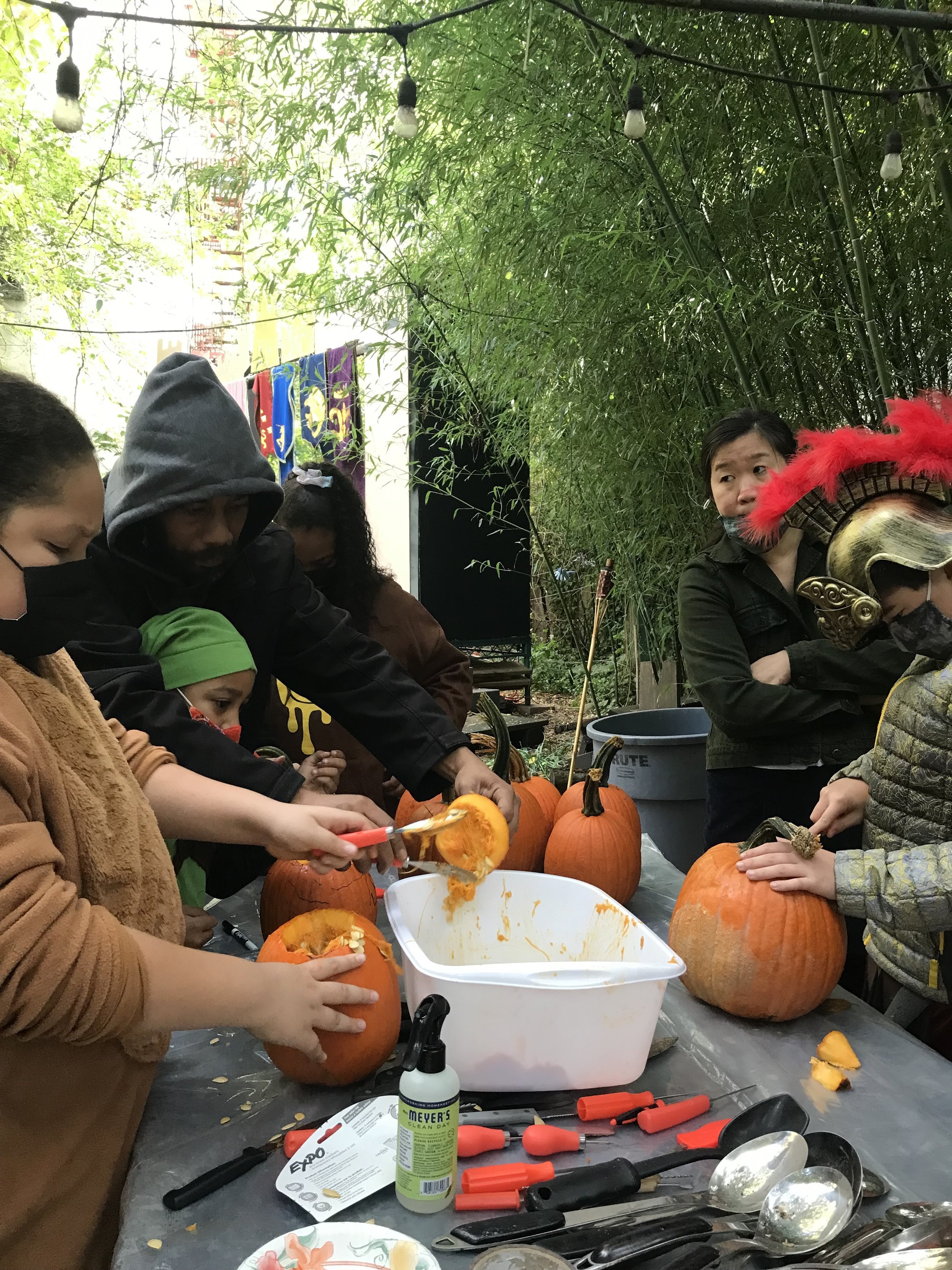 #1Hallooween pumpkin carving workshop. 2021jpg.jpg