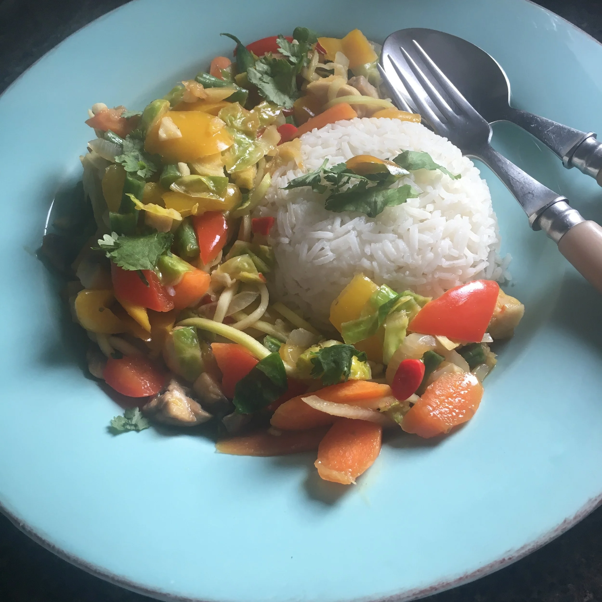 Thai vegetable stir-fry with ginger, chilli and lime