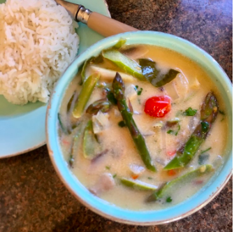 Tom kha - Thai coconut soup with asparagus