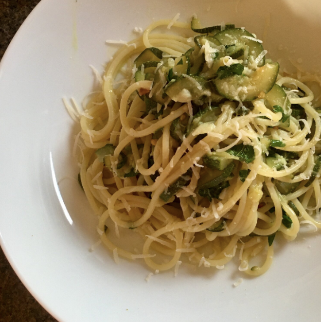 Summer spaghetti with courgettes