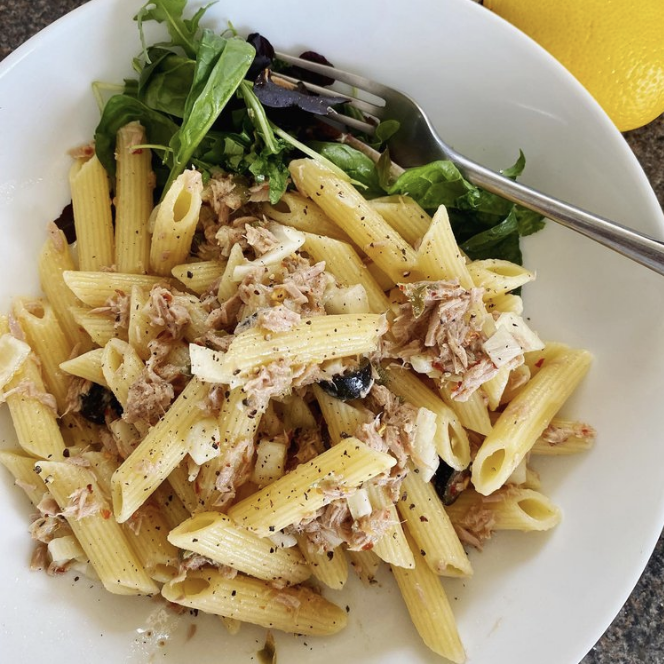 Beautiful, easy, no-cook sauce for pasta