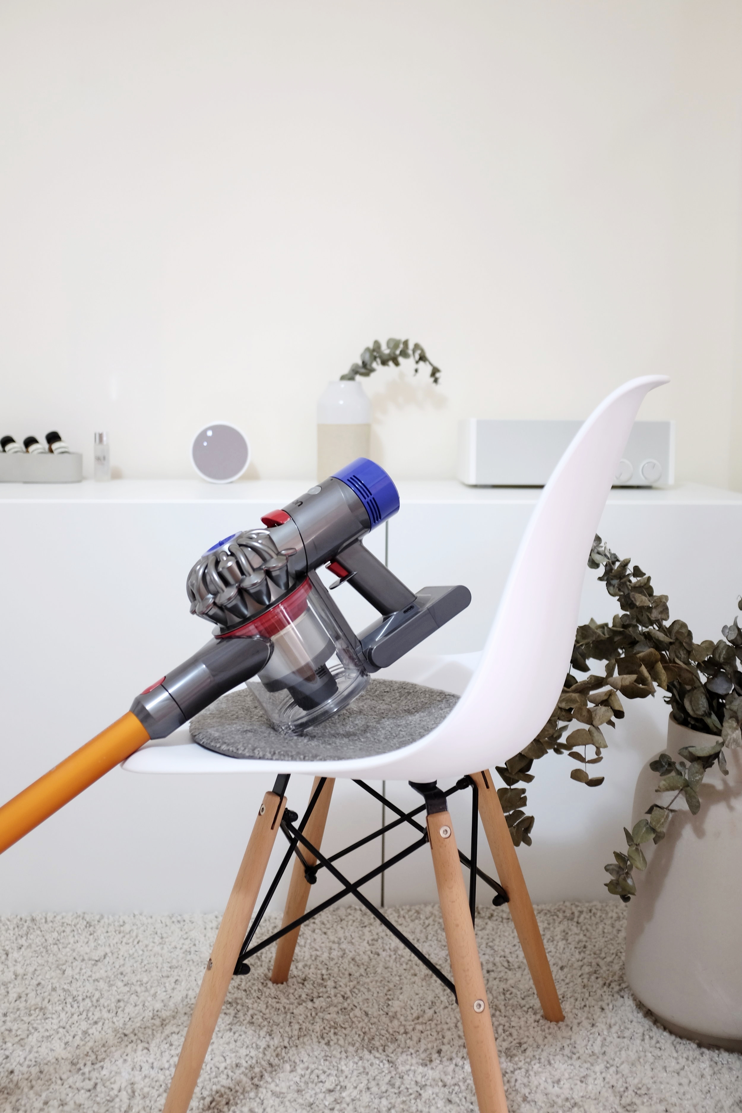 Mr Gumbatron The Dyson V8 Absolute cord-free vacuum cleaner review