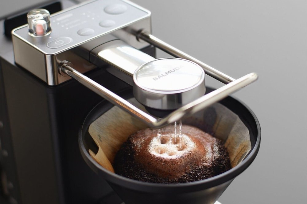 https___hypebeast.com_image_2021_09_balmuda-the-brew-drip-coffee-machine-006.jpg
