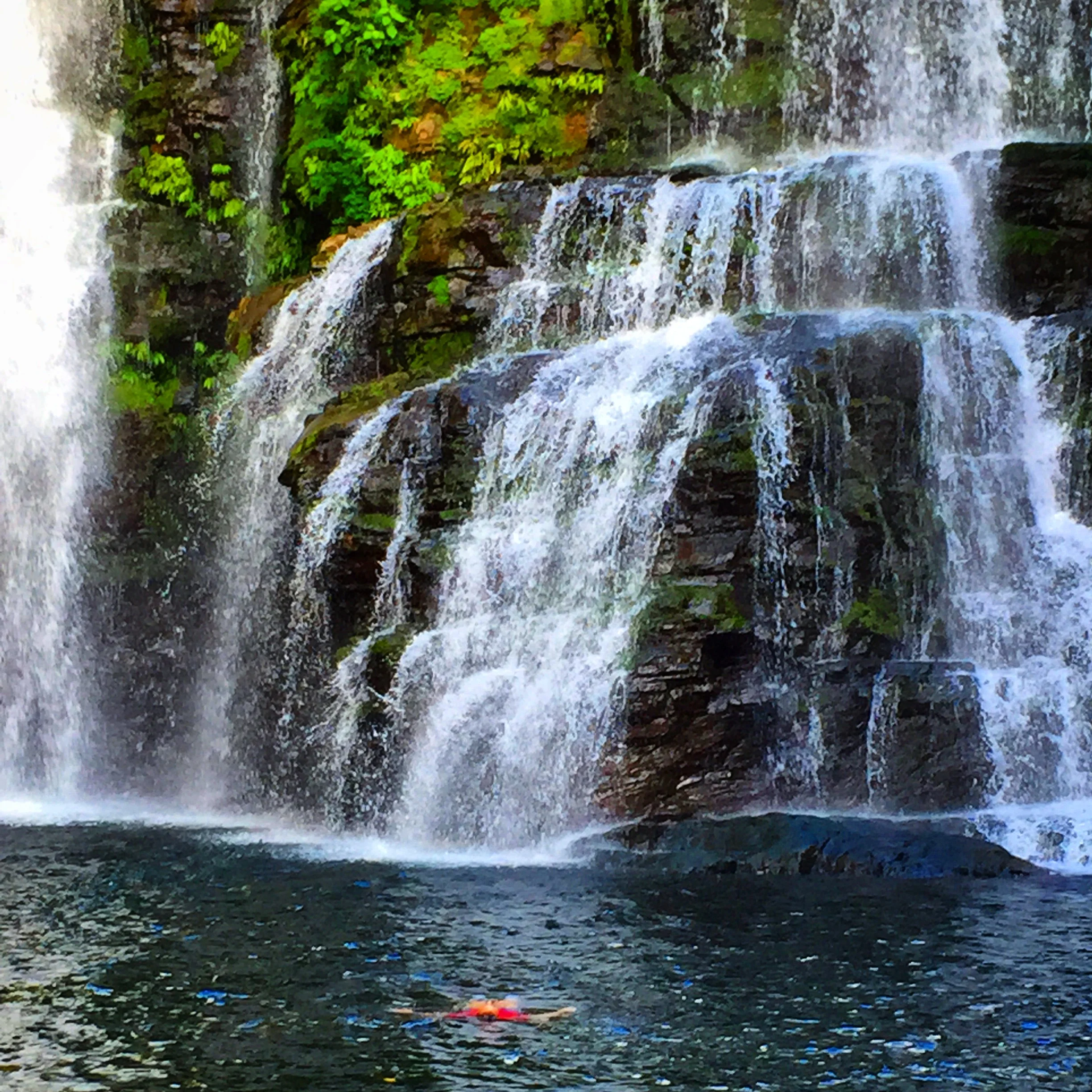 floating in costa rica