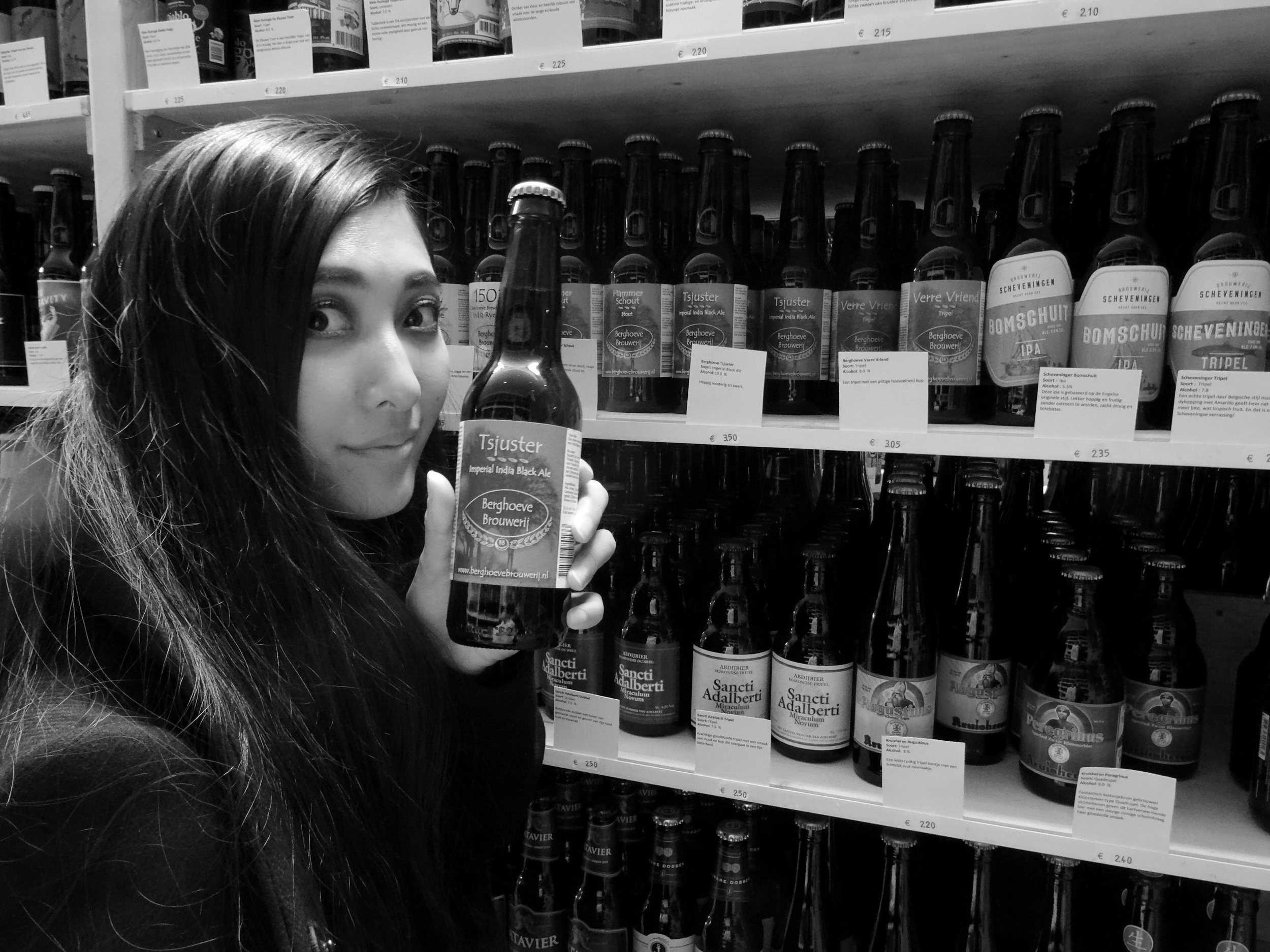 14.Nov.2015 : Ich habe das Bier ‘‘Tsjuster‘‘ gekauft, aber...
