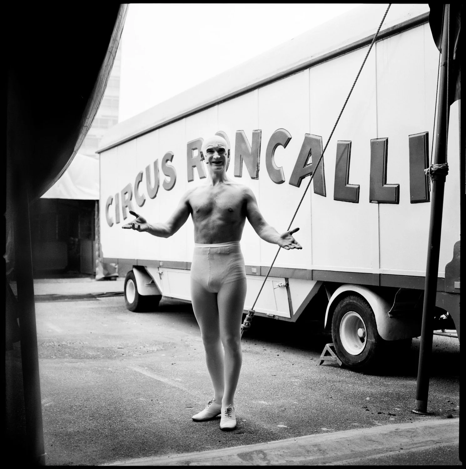 Backstage circus