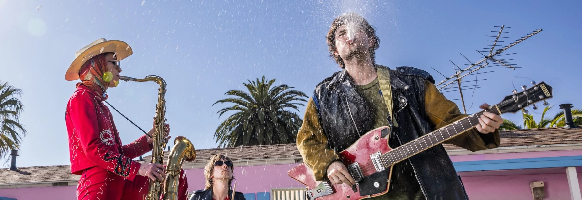 Patti_Igloo_250507_Band_5239-1_V2-JPEG 5000-2.jpg