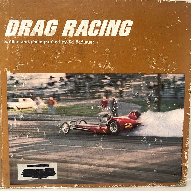Best dollar I ever spent.
#dragracing 1967 book originally purchased by the Leavenworth Elementary School Library.
#vintagedragracing #vintagetopfuel #slingshotdragster