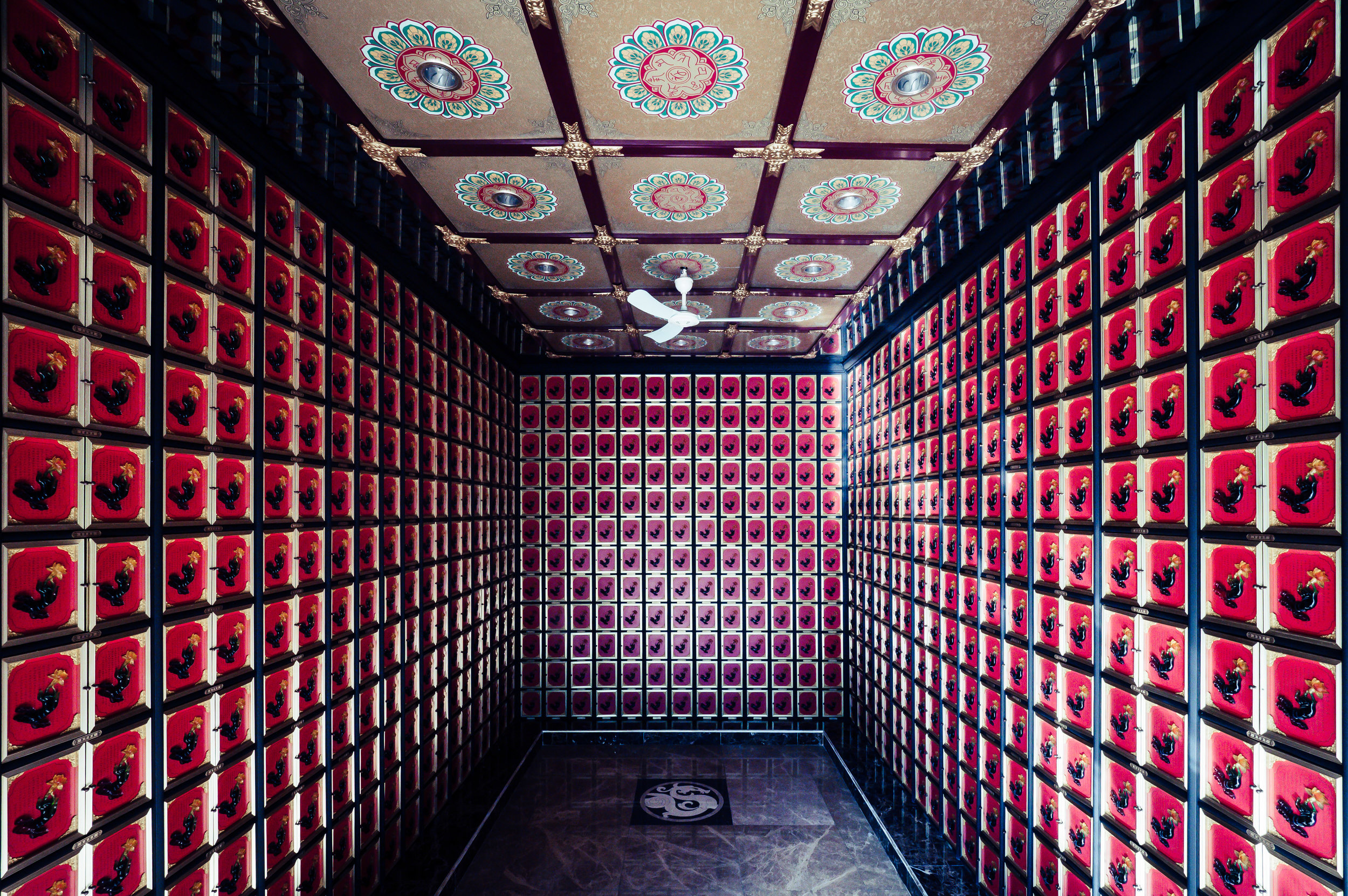 Ten Thousand Buddhas Temple