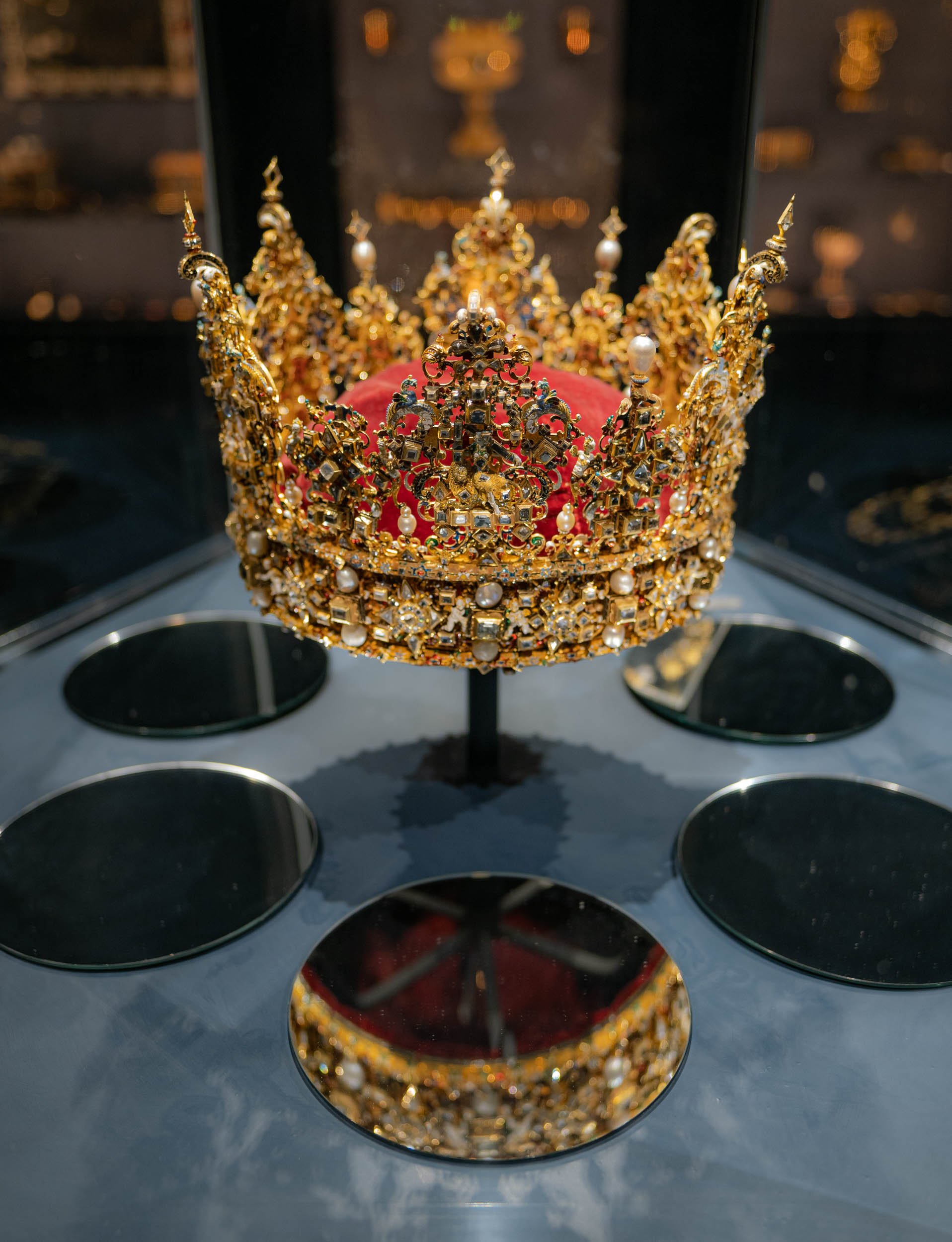  Among them also the Crown Regalia of the Kingdom of Denmark. The Kingdom still exists and is separate from the actual country, encompassing also Greenland and the Faroe Islands. 