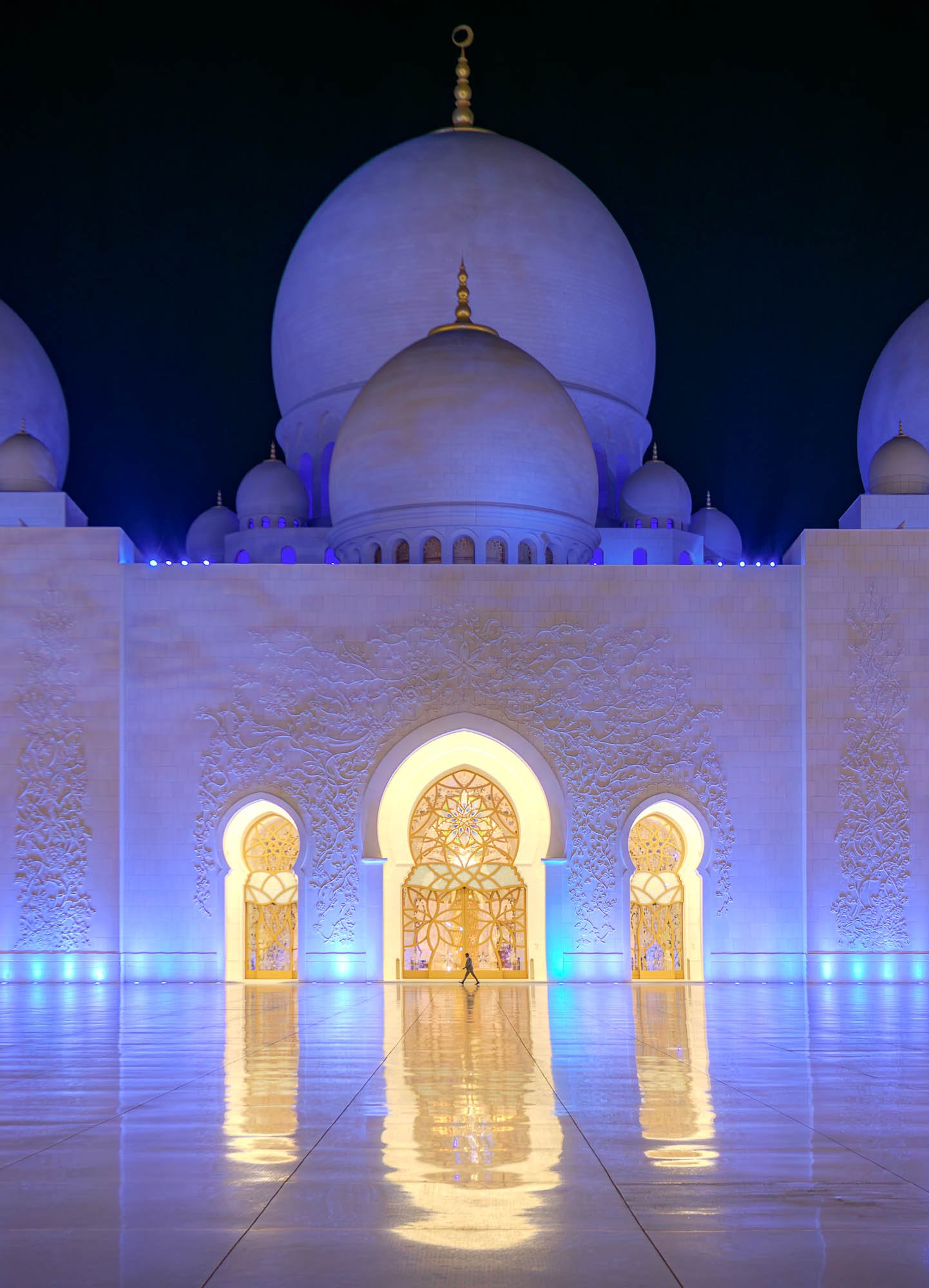  Cityscape 
 Spiritual Scale 
The incredible size of Sheikh Zayed Grand Mosque becomes all the more evident with a human in the frame.
