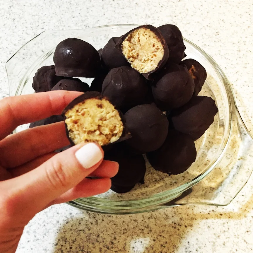KITCHEN CURATIONS: CHOCOLATE PEANUT BUTTER BALLS