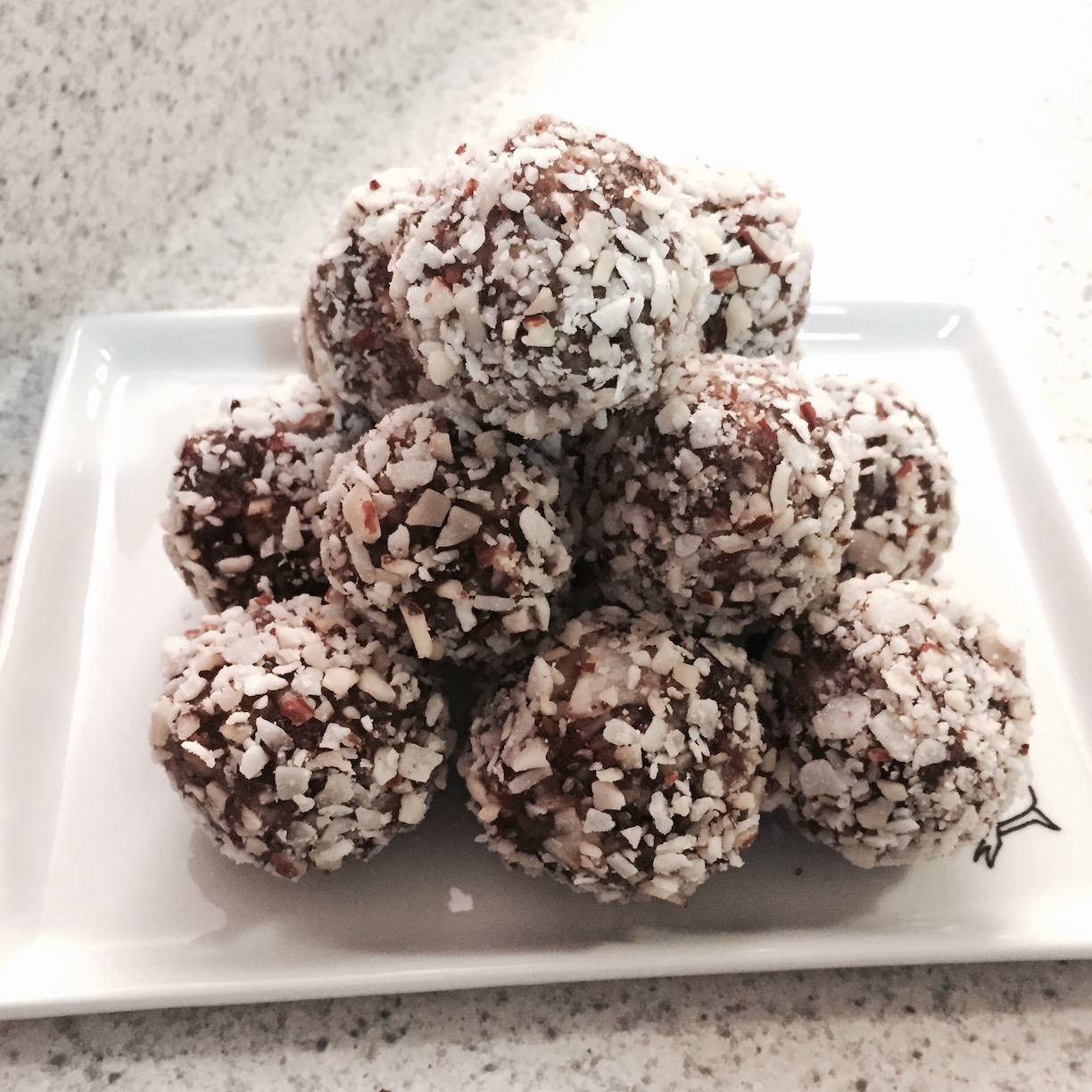 KITCHEN CURATIONS: DATE, WALNUT, AND COCONUT ENERGY BITES