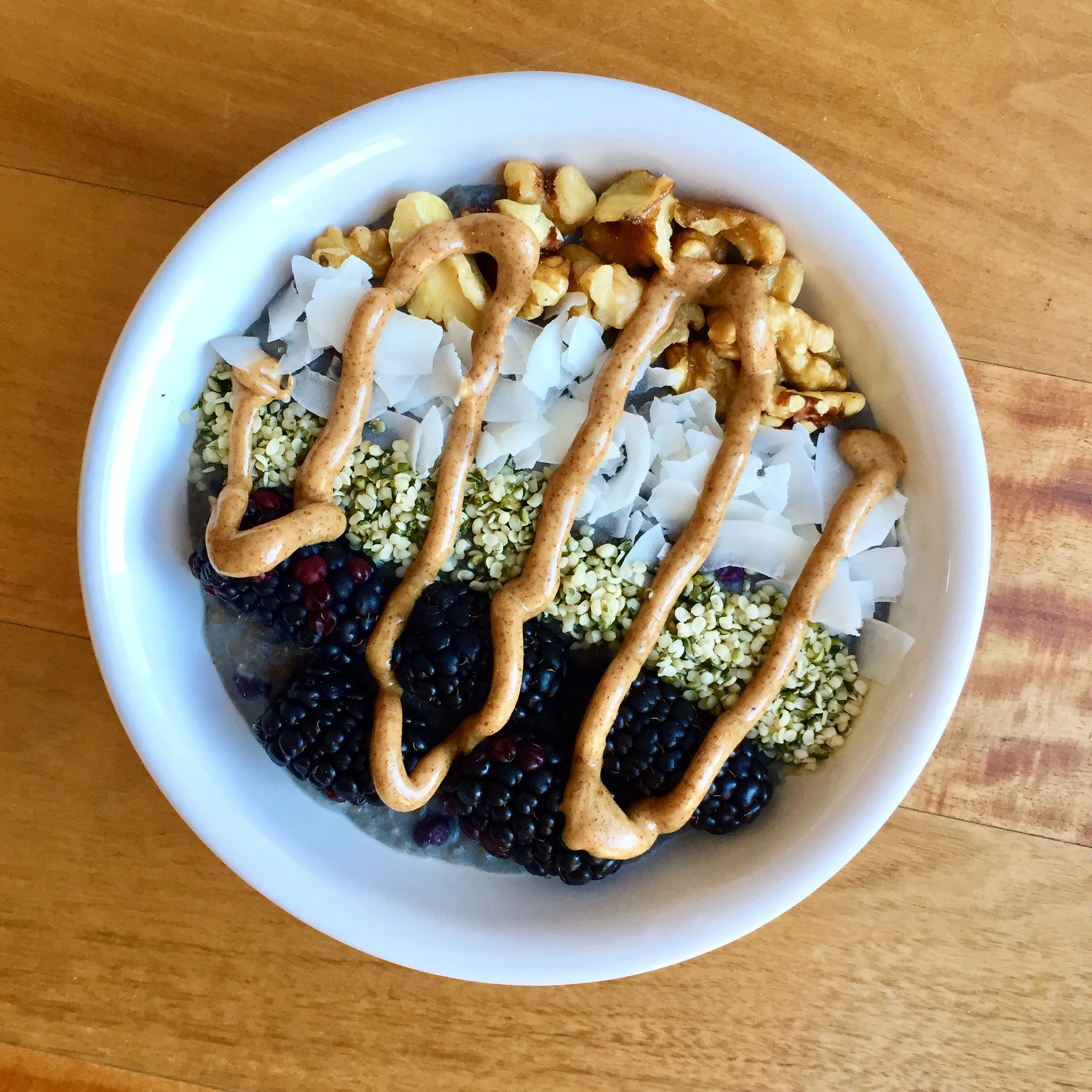 KITCHEN CURATIONS: CREAMY BLUEBERRY OATS