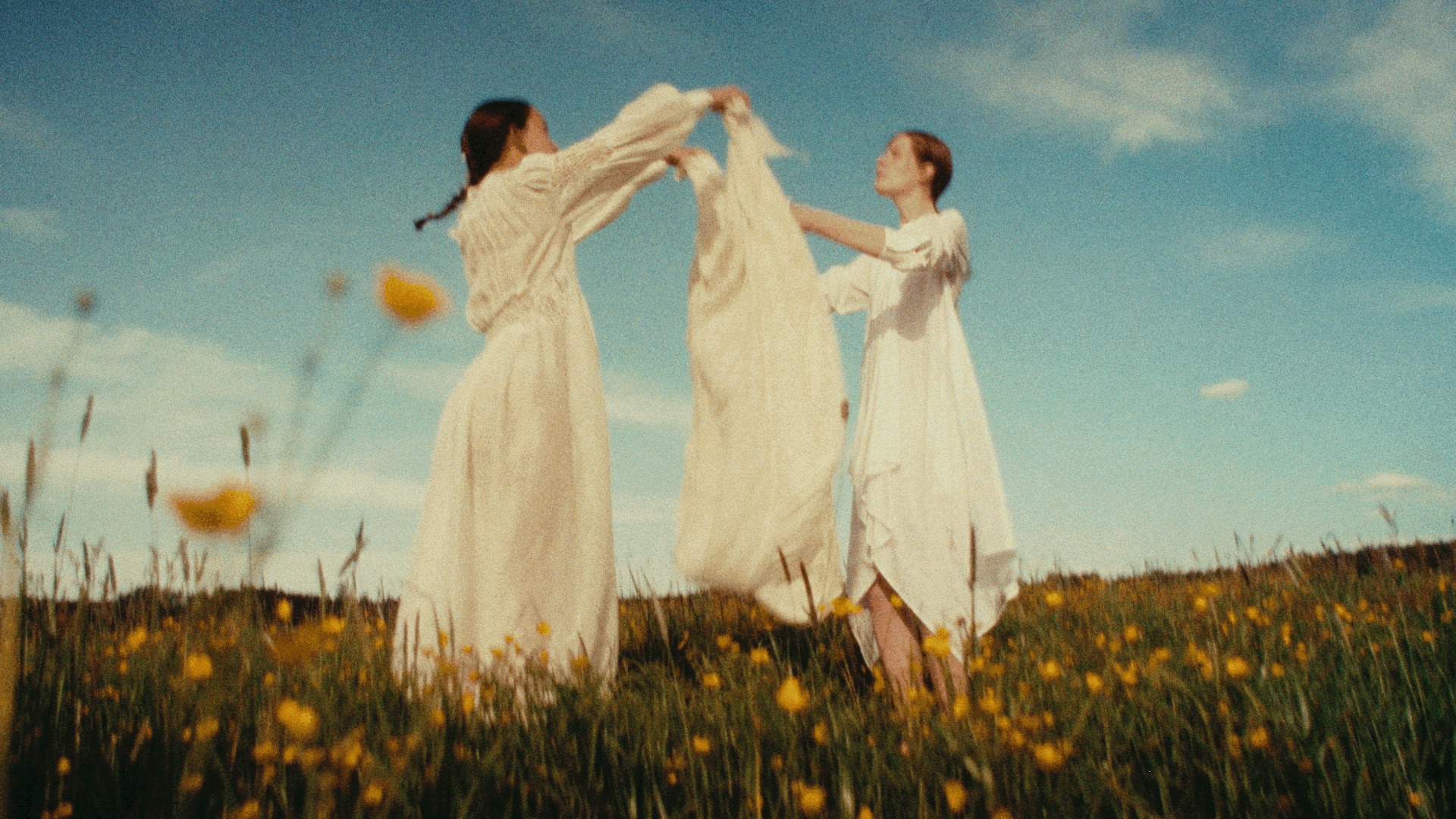 voguebackground.2022-05-09 11_55_06 13frames.gif