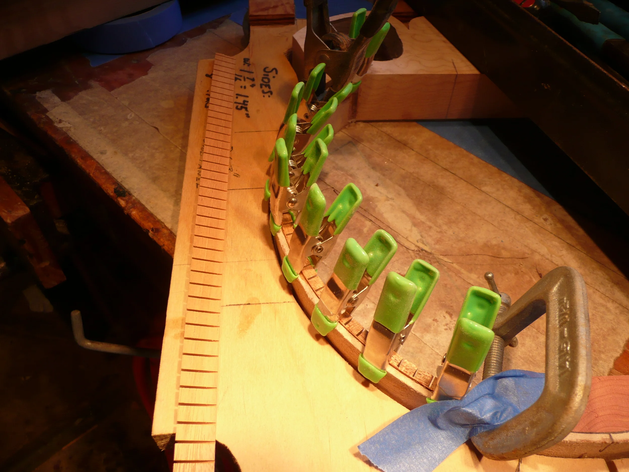  Purfling joint wood glued to rim 