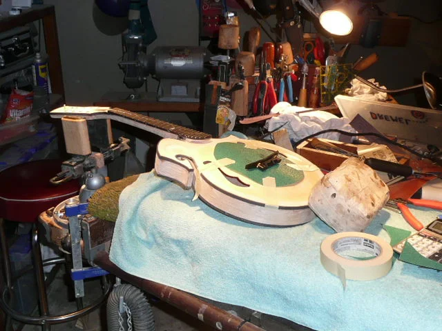  Bridge fitting (green is sand paper, floating bridge) 