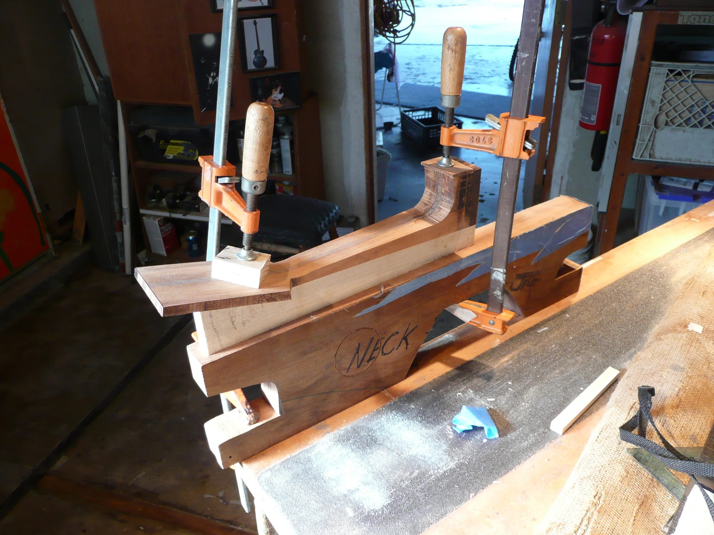  Neck shaping jig 