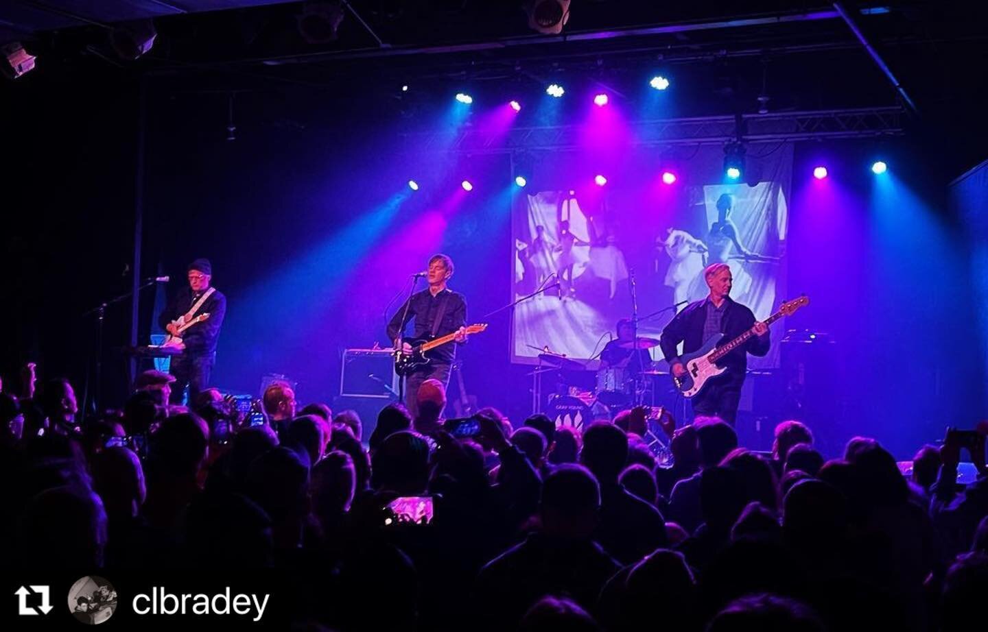 Truly a beautiful eve last nite in Carrboro NC. Thanks to everyone who packed @catscradlenc and the great staff there, along w/ @grayyoungnc for sharing the stage with us. We can&rsquo;t wait to return to NC 💙🌊📷 @clbradey ps: having one of our fav