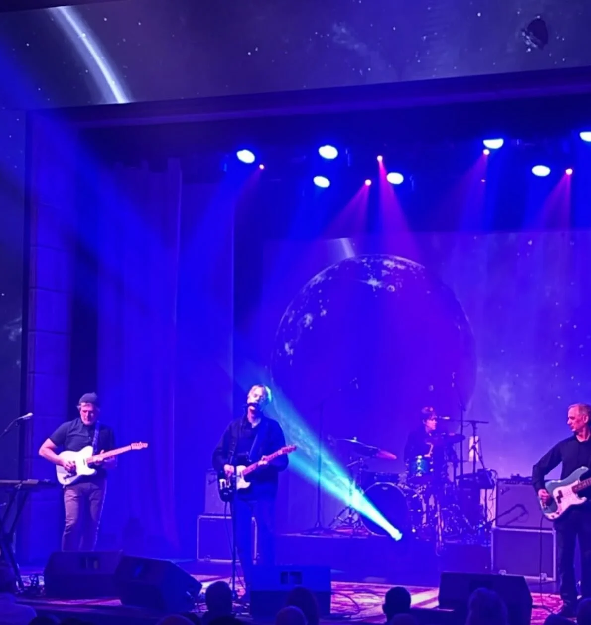 *Early* Times for Show 3 of 3 today at the Egyptian Theatre in Park City - Doors 4:30pm // Show 5pm // two sets w/ intermission (no opener) ✨