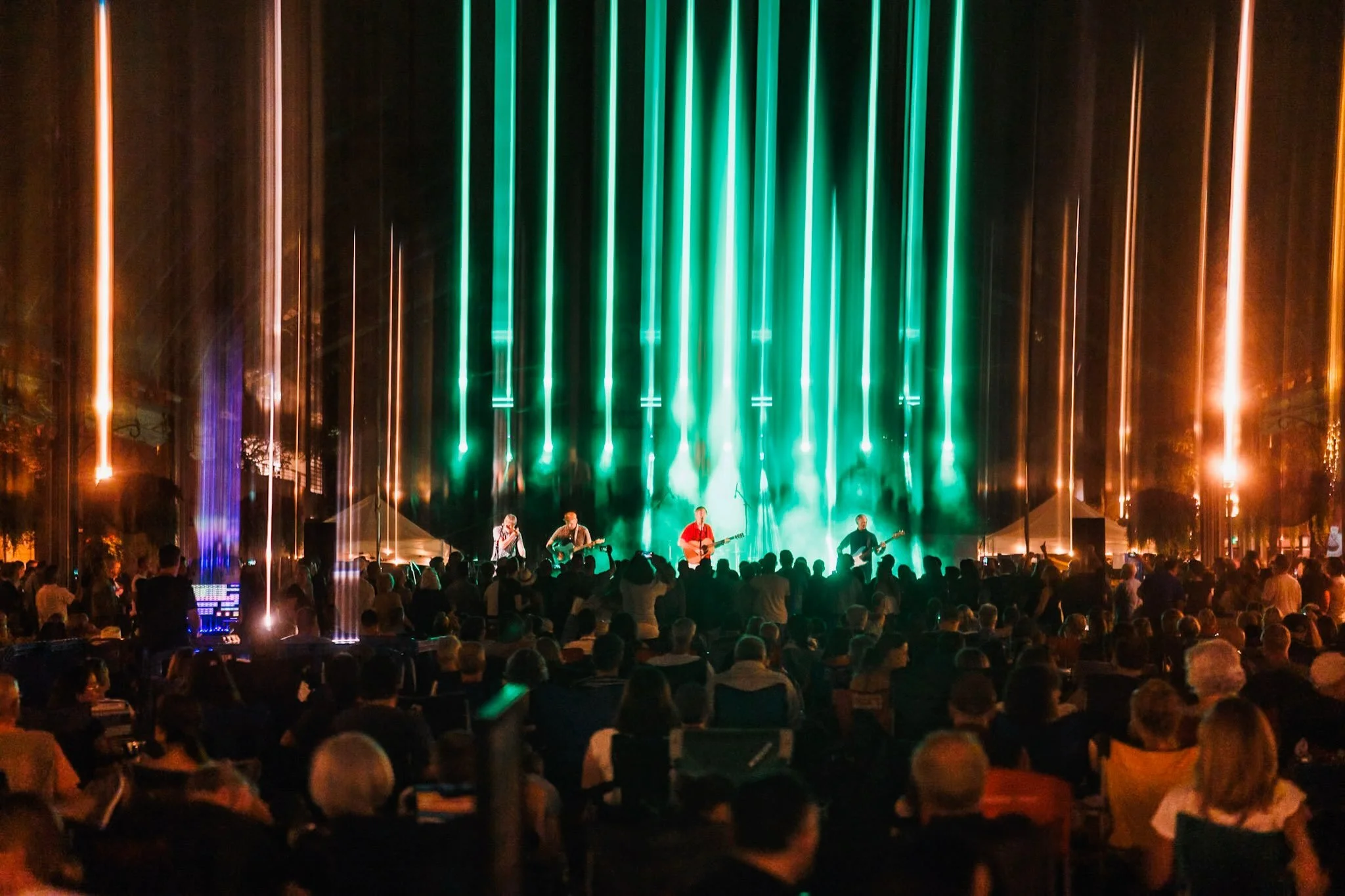 What an AMAZING evening in Reston Town Center 💫 Thank you everyone that came out to the show, all the great people there &amp; @cubangrrrl for singing w/ us 💙 📷 @pacephoto