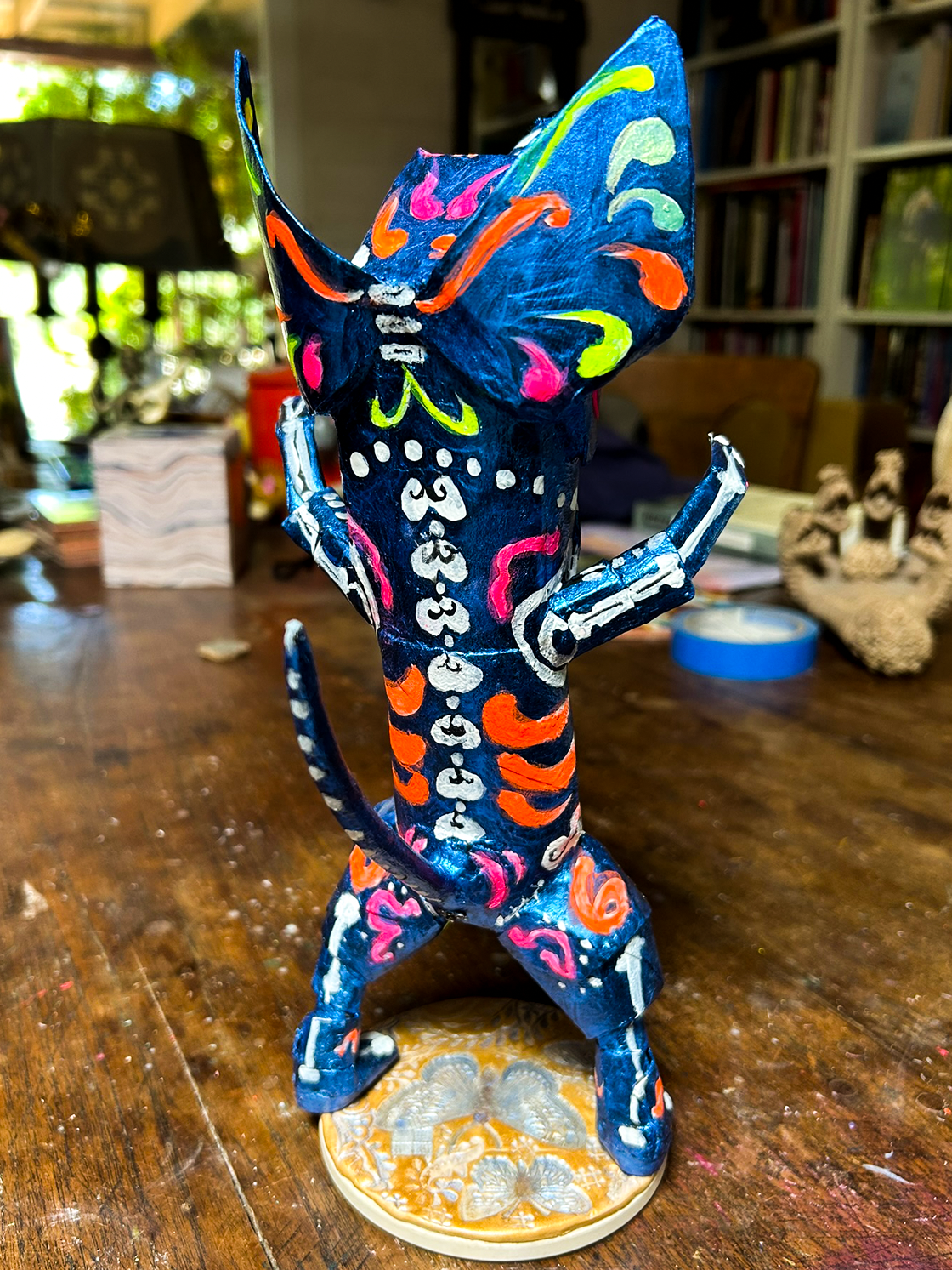 XOLO sculpture rear 140px.png