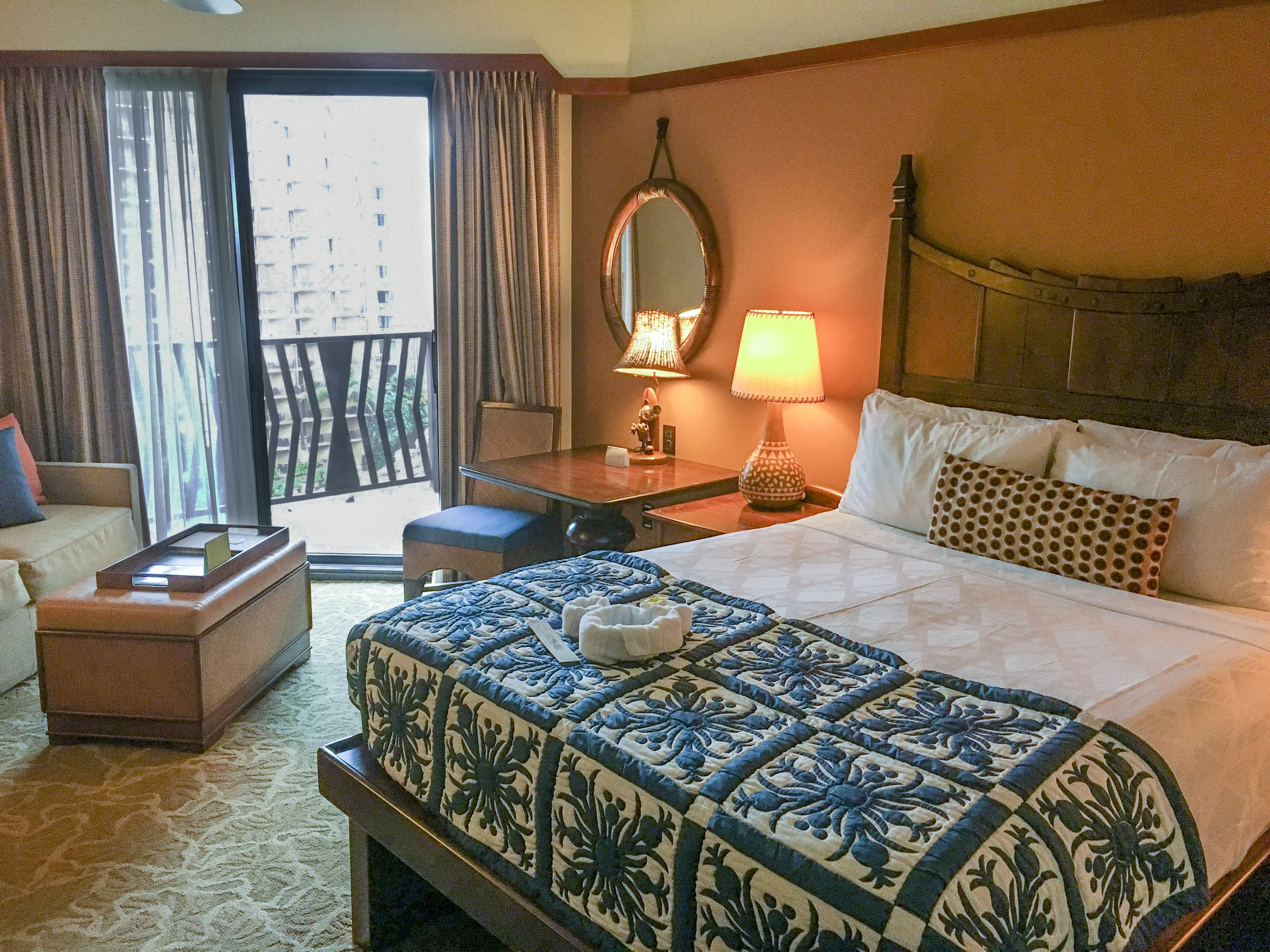 disney_dinks_aulani_bed-2.jpg