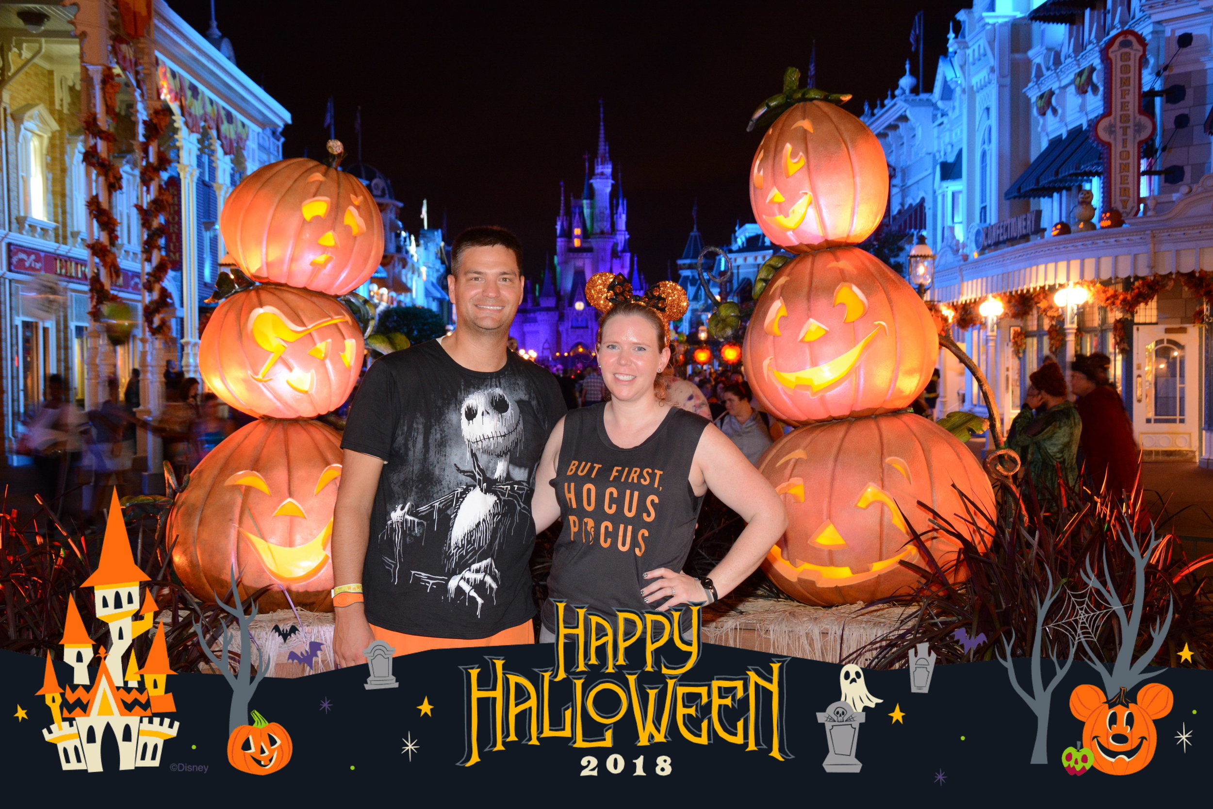 2019 Limited Edition Halloween Tote bag Trick or Treat Down Main Street