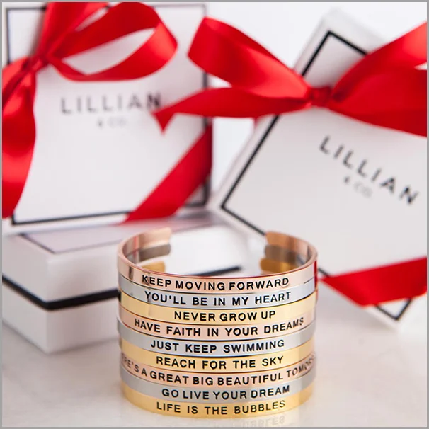 disney_xmas_bracelet.jpg