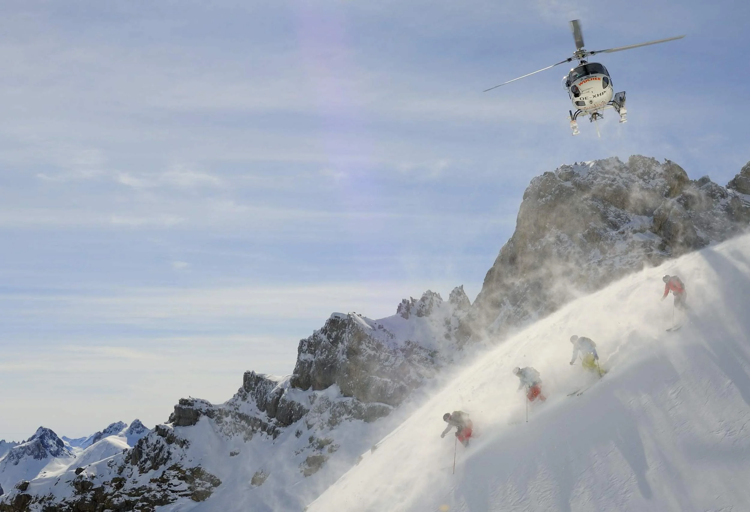 heliskiing.jpg