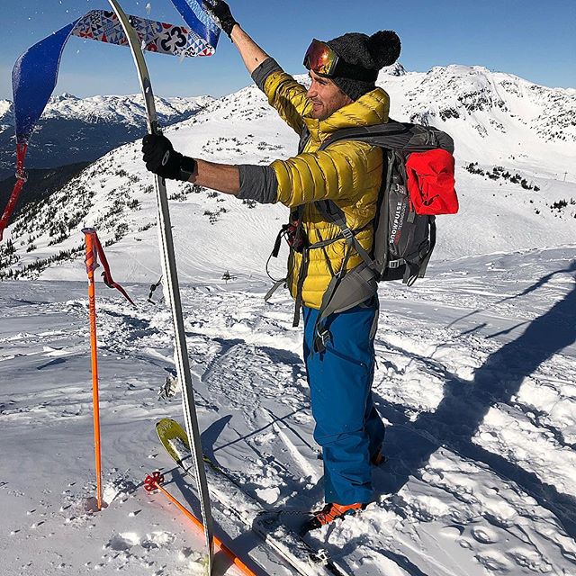 Favourite time of year in the Spearhead:) T-shirt&rsquo;s, sun, smiles, corn snow and long days touring. Lucky to call this place  home.
#whistler #hellobc @alternafilms #westcoastbestcoast #springtime #arteryx #spearheadtraverse #skiing #nike #mount