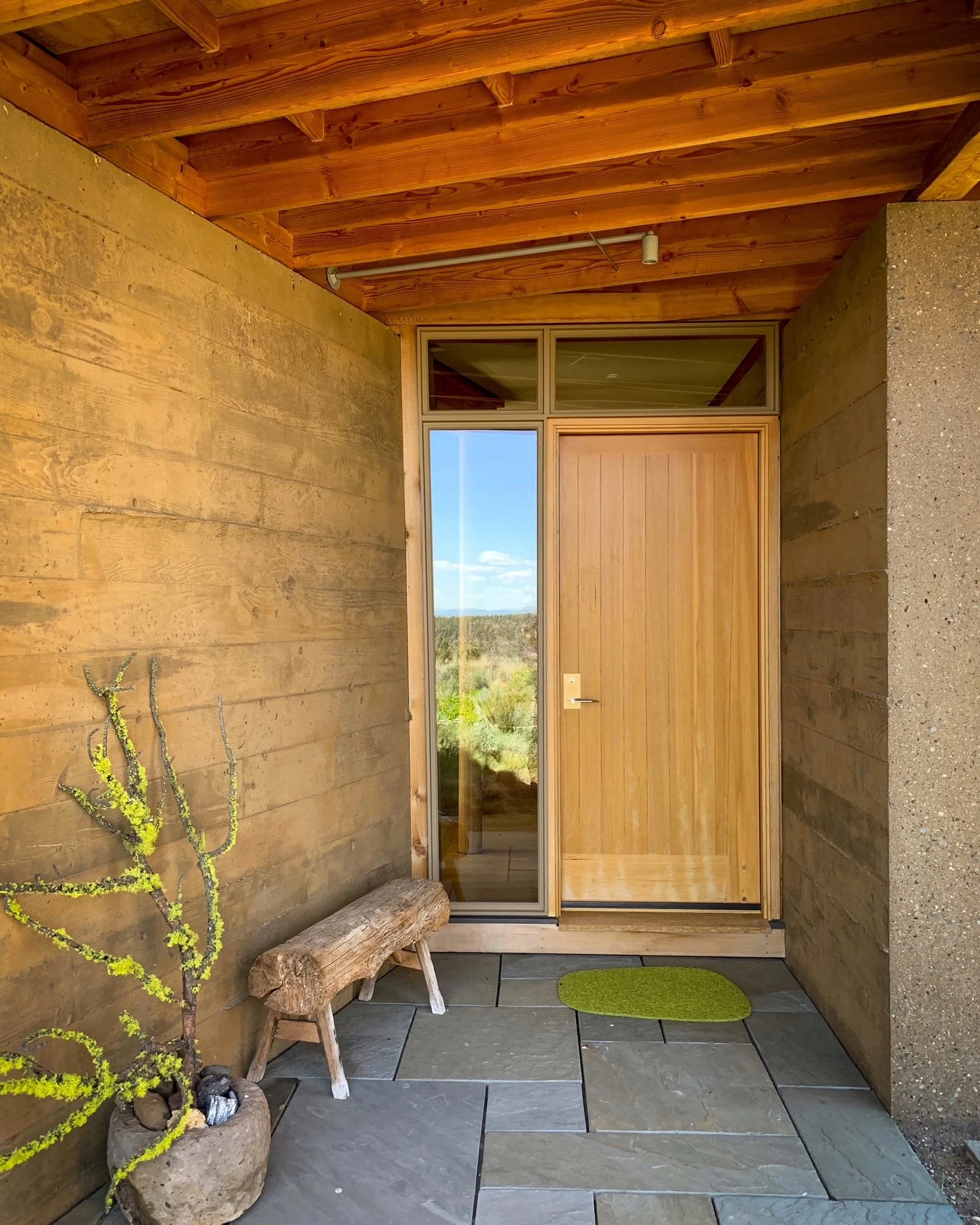 07.FRONT ENTRANCE.JPG