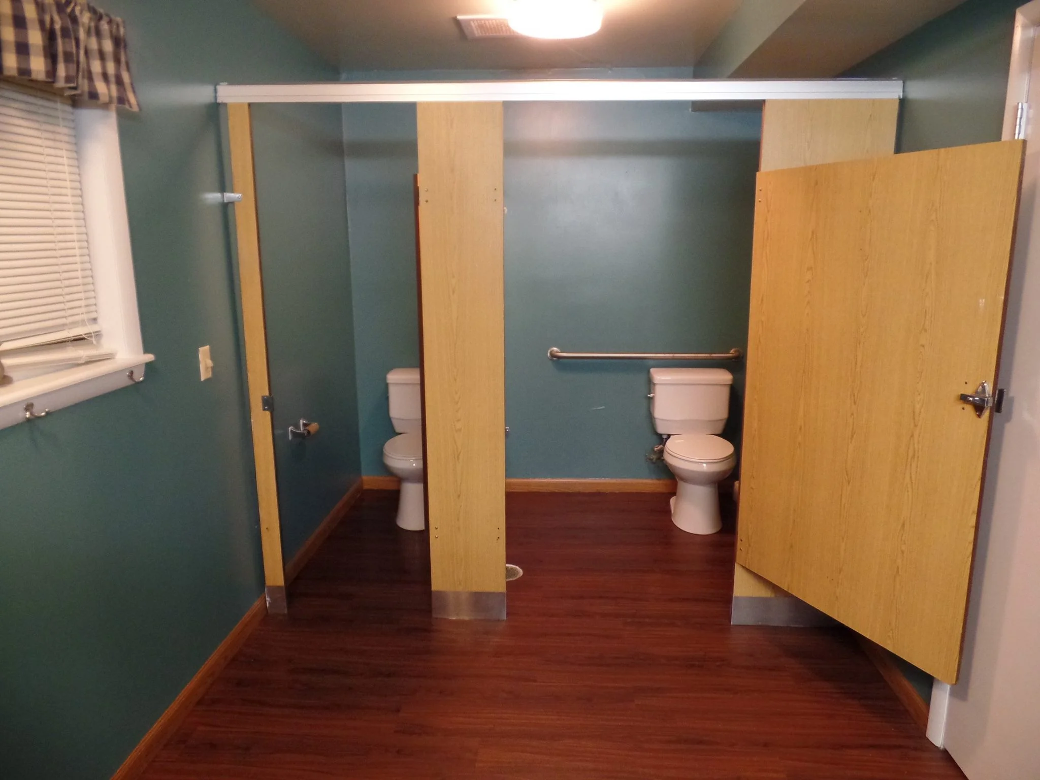 Woodside Cabin Bathrooms