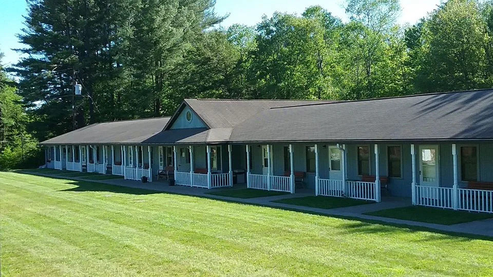 Cabins_Ext_2.jpg