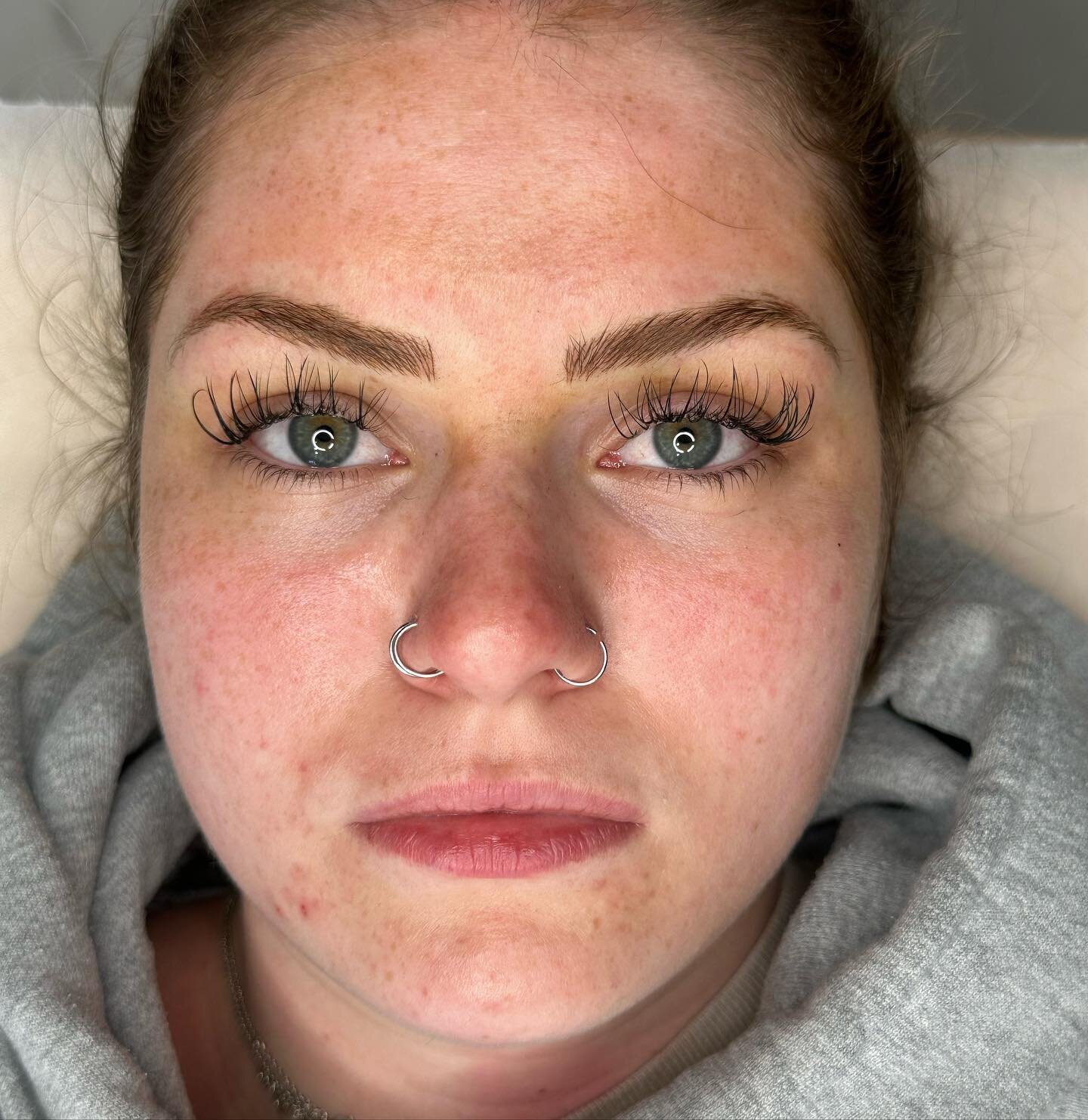 Crisp hairstrokes on this beauty. Loving 🥰 how these Luxe Soft Brows turned out. They can last up to 2 years! 

#columbuspermanentmakeup #columbusbrows #nanobrows #ohiopmu #ohiobrows