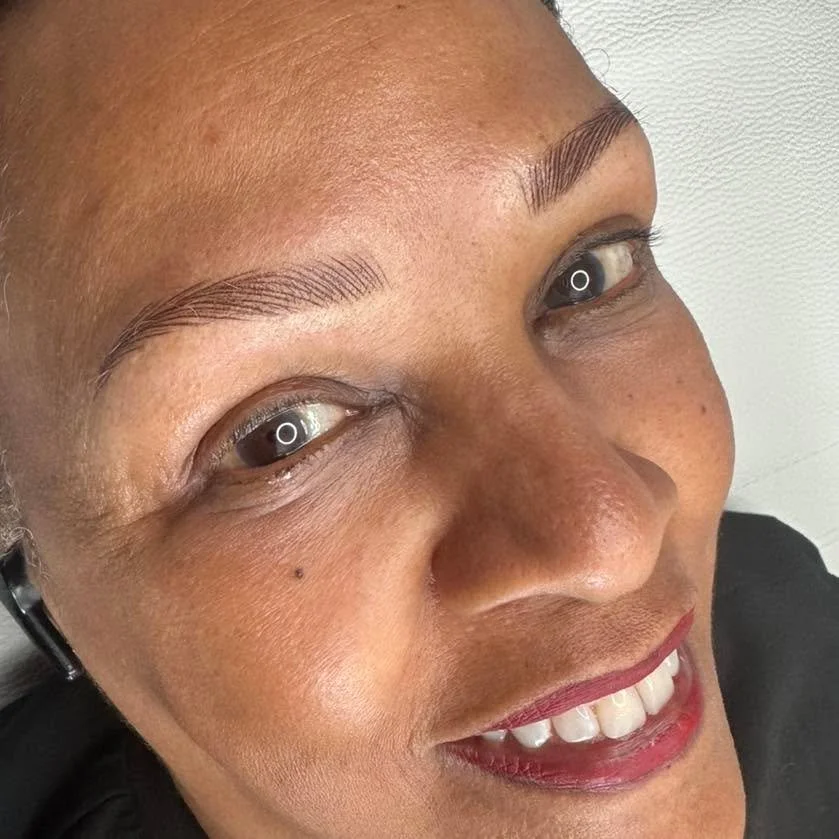 😬 Scared it will hurt? Truth: we use numbing cream, most clients say it feels like light scratching, and healing is simple. Easy in, easy out, gorgeous results