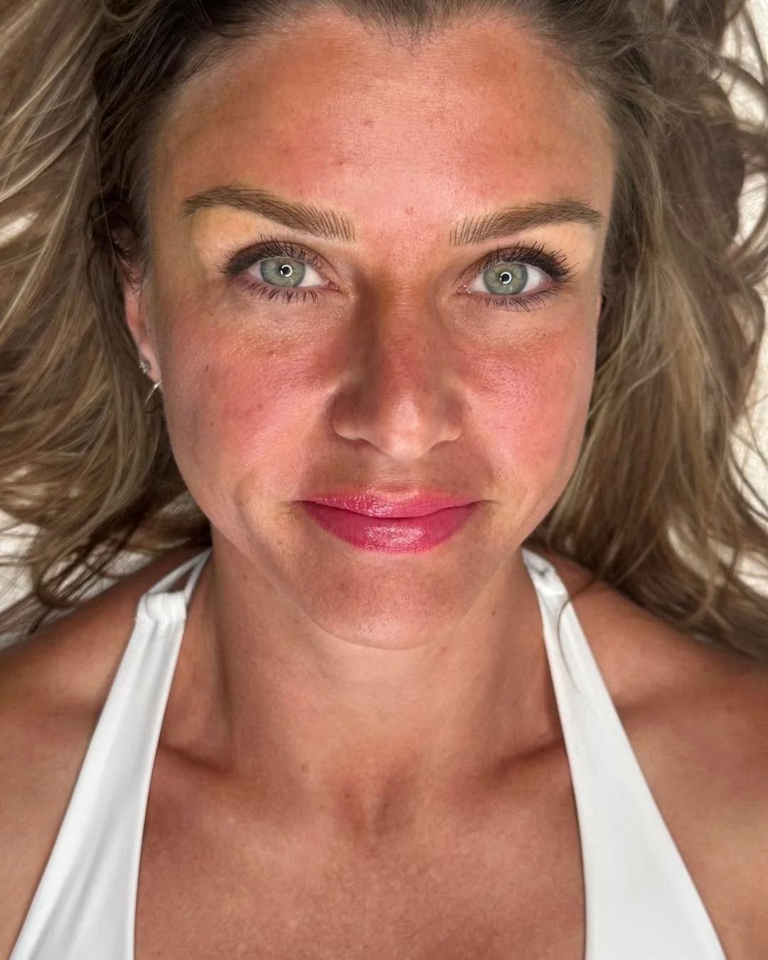 Most clients say: &lsquo;That was way easier than I expected.&rsquo; Luxe Soft Nano Brows are gentle, only 120 minutes and pretty 😍 Raise your hands if you&rsquo;re next 🙌🏼