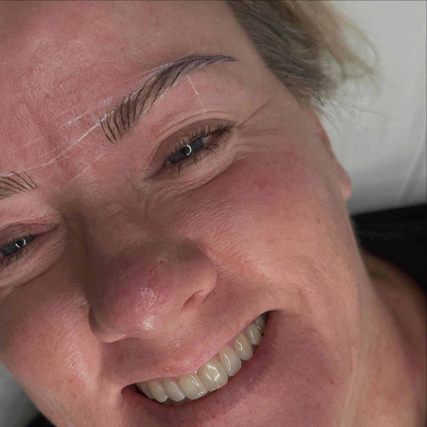 So I&rsquo;m taking 5 women who want clarity on their brows before committing to anything permanent.

A personal virtual brow mapping helps identify the most flattering brow shape for you&mdash;based on facial structure, natural hair flow, and color 