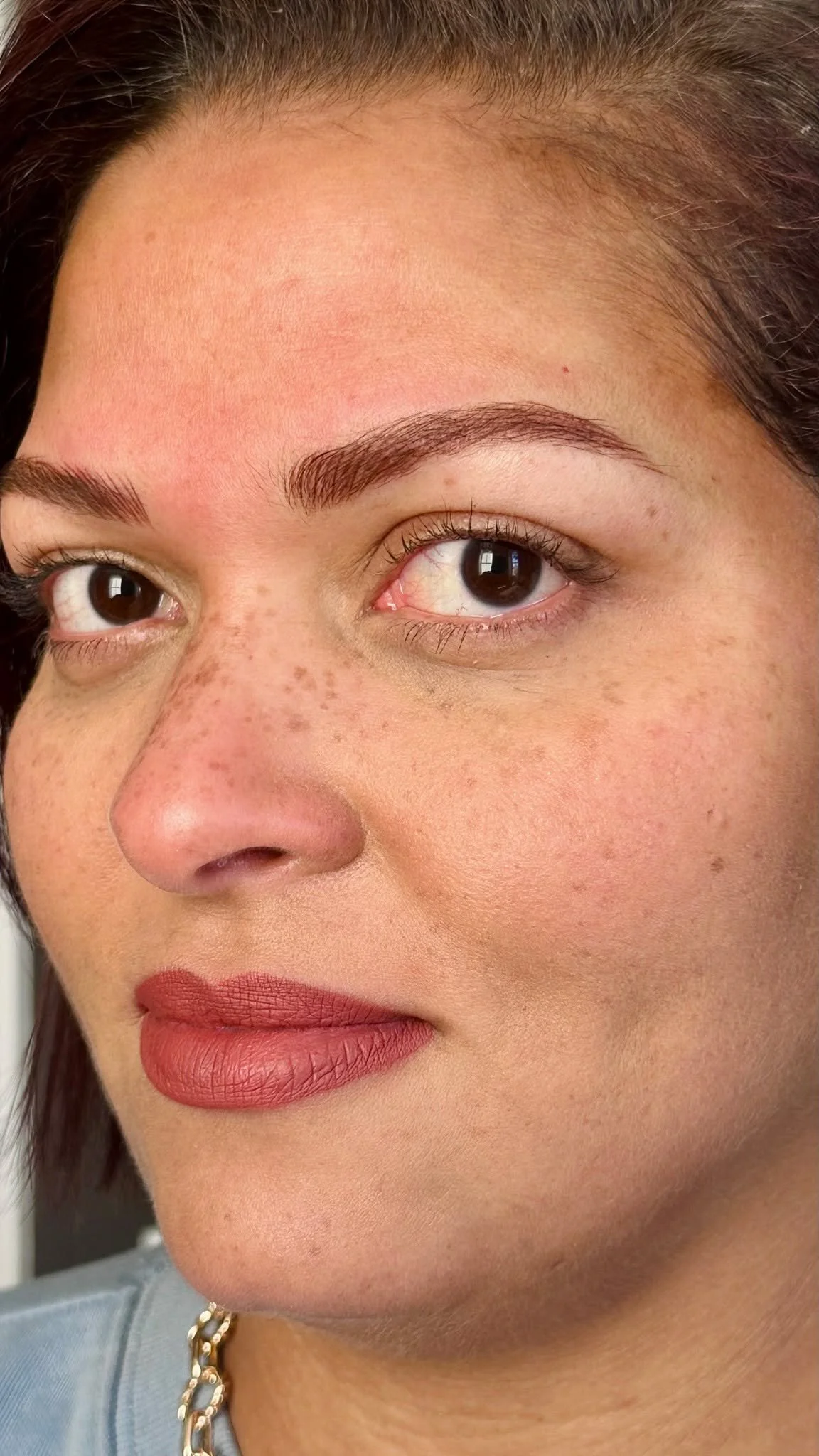 This is what we mean when we say natural. 🌿
No drawn-on look. No blocky shape. Just soft realistic hair strokes that blend seamlessly with her own brows - and frame her face beautifully.
Luxe Soft Nano Brows. The difference is everything.
📩 DM us t