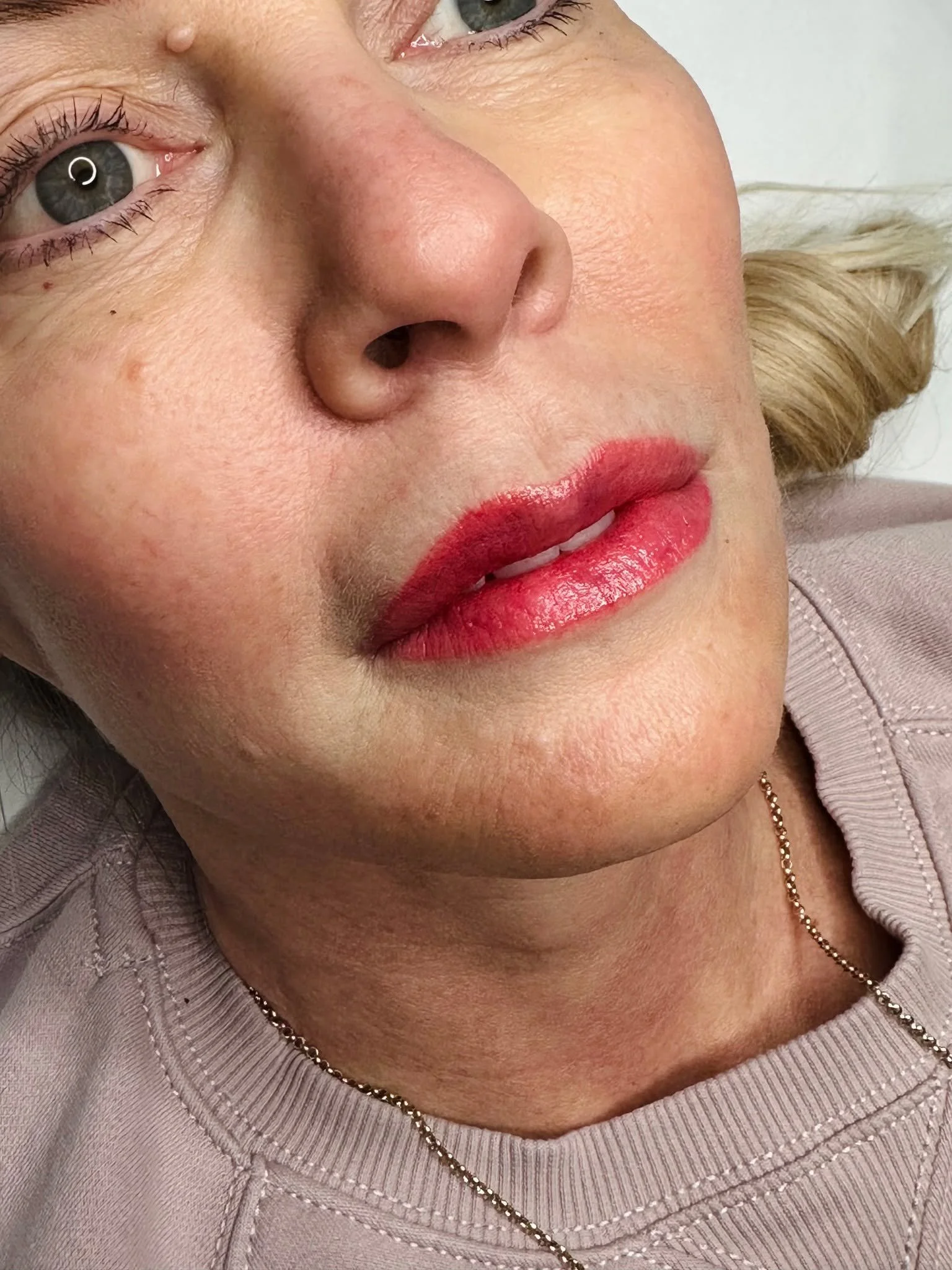 Back by popular demand - and better than ever! 
💋 $200 off Luxe Cashmere Lip Blushing and
$100 off Luxe Soft Nano Brows

The perfect gift. For her. Or for you. Valid through Mother's Day! DM to gift or book your service. 💐