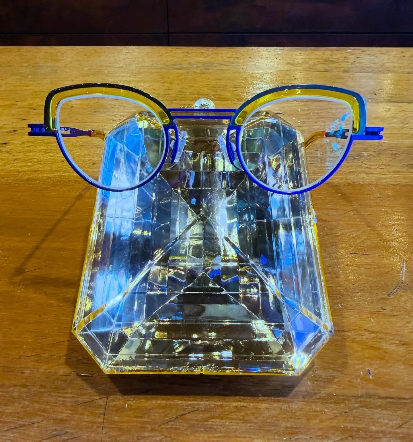 SHINY ✨ THINGS GALORE! Every @theoeyewear  frame in every colour