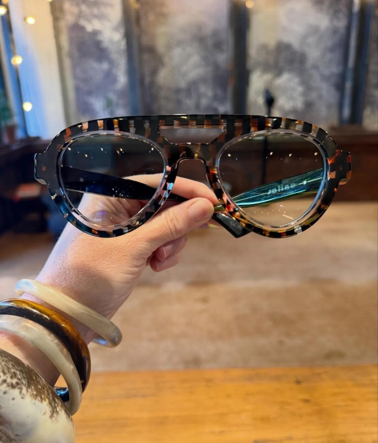 Inside Outside @pieromassaroeyewear #hoyasensitycolours