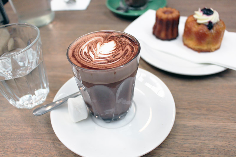 The hot chocolate and small nibbles at Hobba