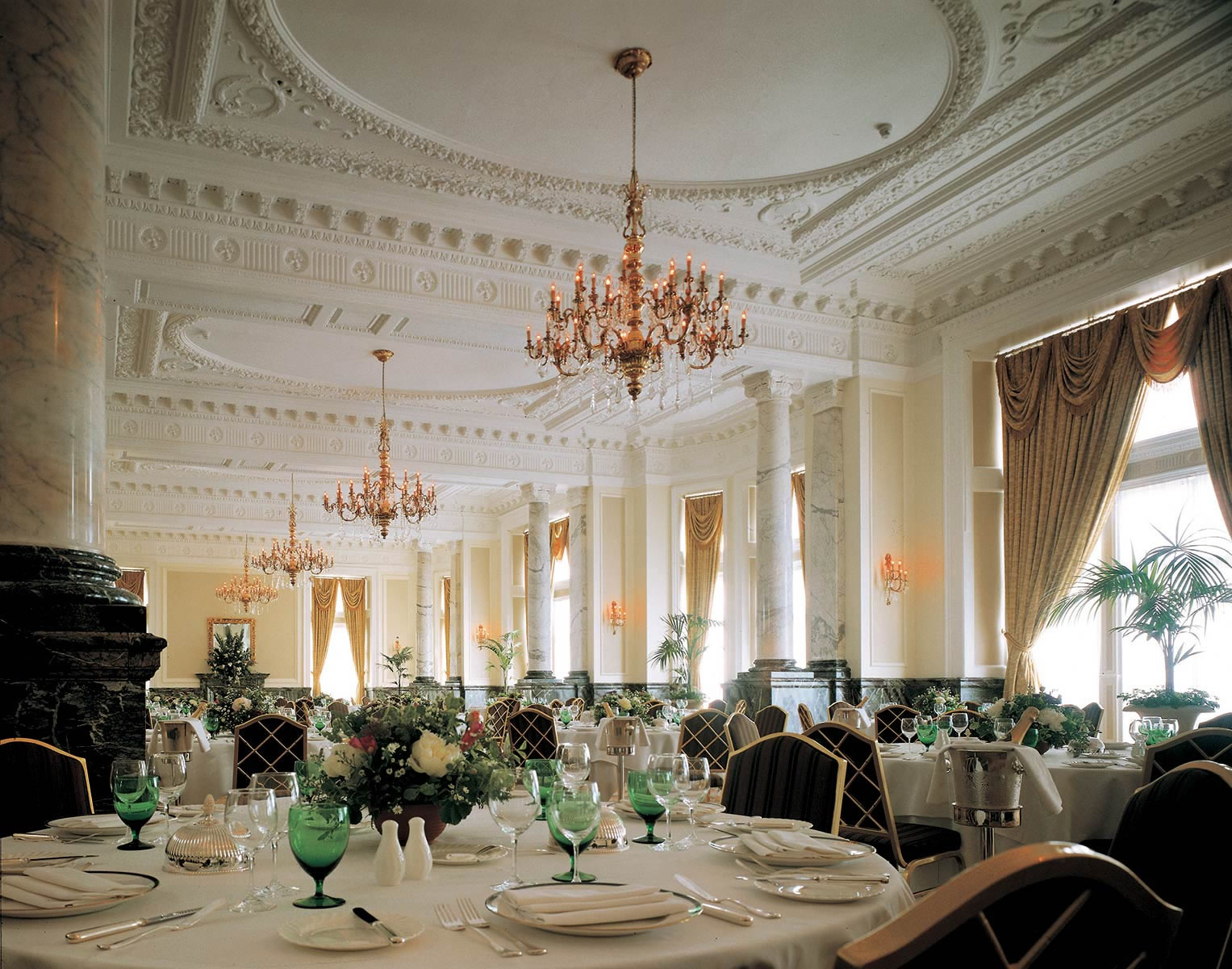 27842929-H1-BallroomRM1.jpg
