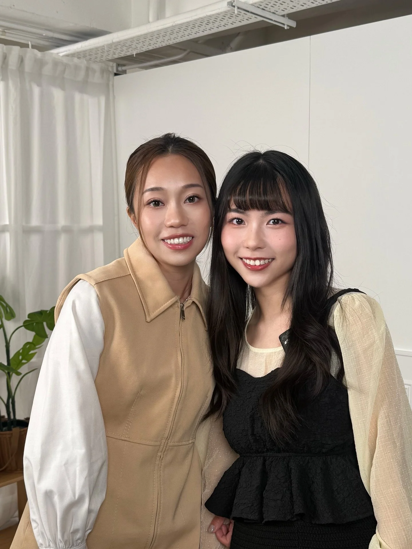 謝謝 @topbeautyhk 邀請一起拍攝 #TOP化妝急症室 💗
這次與專業團隊合作，以超高清畫質破解常見的「化妝地雷」💥

這次為美編 Martha 一邊示範一邊教學！✍🏻
影片中分享的美妝小貼士🤫
內容全是我們化妝班上最常被問到的實戰疑問‼️
化妝NG行為一次公開，新手老手都絕對有收穫！🤩

還沒看短片嗎？快 click 主頁的 Reels 收看吧！
🔥 留言即免費私訊送你25分鐘完整版！🎦