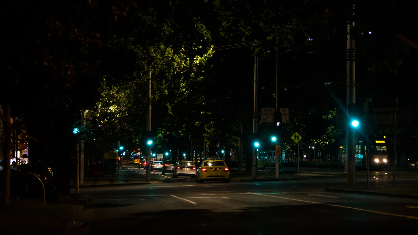 2017-Dec-Melbourne-St-Kilda-Road-1600-900.jpg