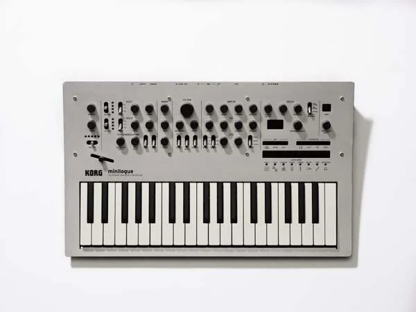 MESS_COLLECTION_Korg_Minilogue_2001.jpg