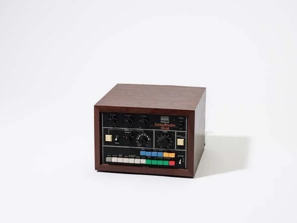 MESS_COLLECTION_Roland_Compurhythm_CR68_2158.jpg
