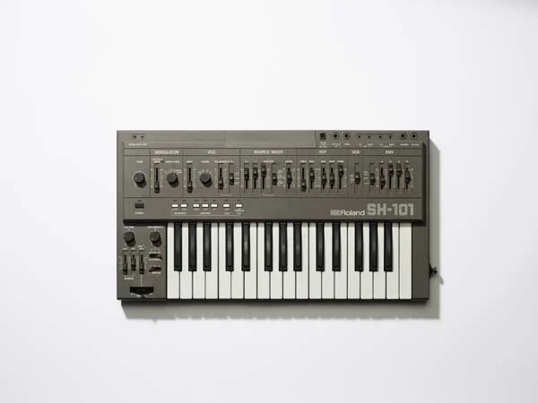 MESS_COLLECTION_Roland_SH-101_grey_1965.jpg